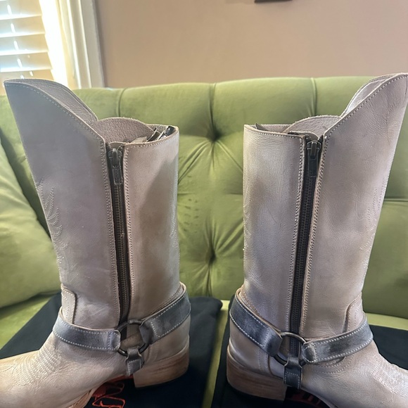 Freebird Cream and Silver Lace-Up Boots - Picture 3 of 16